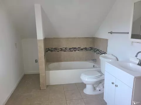 Bath - 3129 Maplewood, Monroe, MI 48162 photo 1 of 2