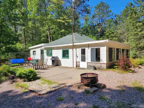 3112 E M28, Marquette, MI 49855