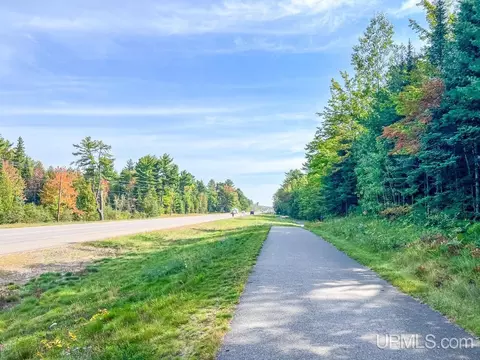 Parcel B M28, Marquette, MI 49855