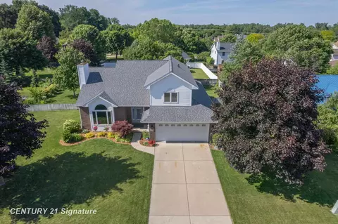 8043 Creston, Freeland, MI 48623