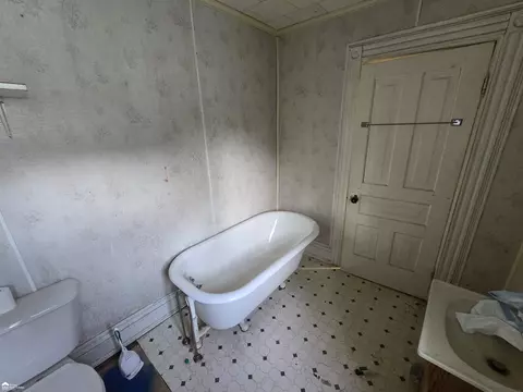 Bath - 223 N Main, Bancroft, MI 48414 photo 4 of 5