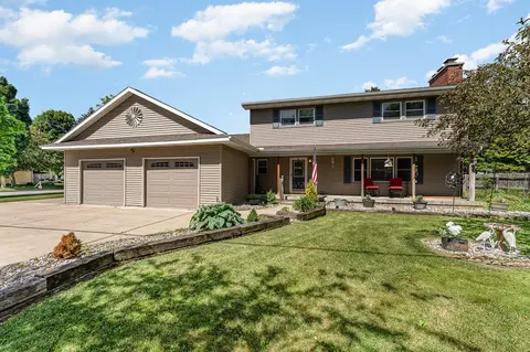 6203 Perrine, Midland, MI 48640