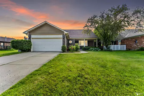 2012 Woodmont, Canton, MI 48188