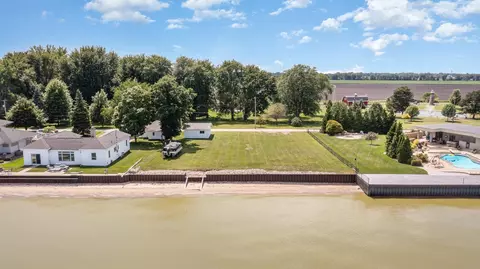 643 S Linwood Bch, Linwood, MI 48634