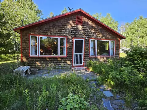 58104 Lakeshore, Calumet, MI 49913