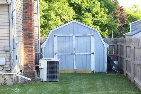 322 Amesbury, Davison, MI 48423 photo 42