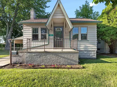 22515 Maxine, Saint Clair Shores, MI 48080