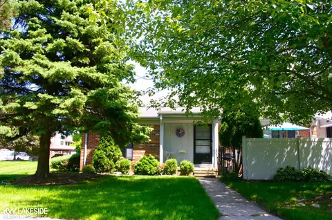 38805 E Golfview, Clinton Township, MI 48038