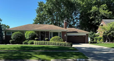 19830 Maxine, Saint Clair Shores, MI 48080