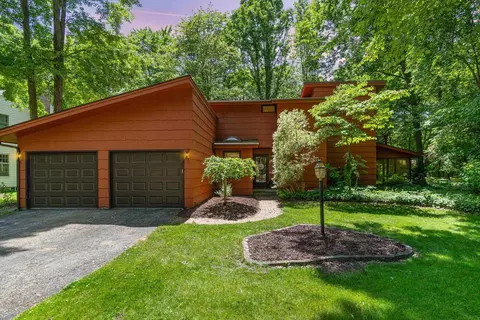 3815 Woodside, Midland, MI 48640