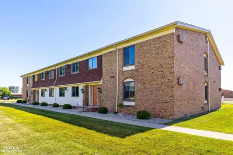 1900 River E1 Apt 1 E #1    E, Marysville, MI 48040
