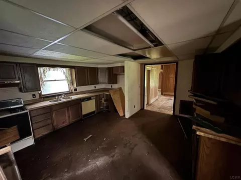 Kitchen - 2677 Sutton, Adrian, MI 49221 photo 2 of 2