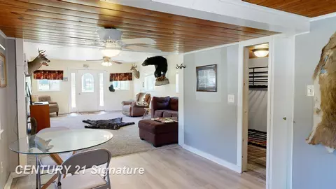 Entry Way - 618 Eola, Harrison, MI 48625 photo 1 of 2