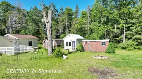 Exterior - 618 Eola, Harrison, MI 48625 photo 8 of 10