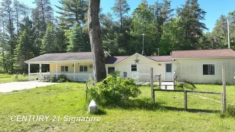 Exterior - 618 Eola, Harrison, MI 48625 photo 2 of 10
