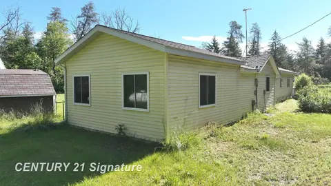 Exterior - 618 Eola, Harrison, MI 48625 photo 4 of 10