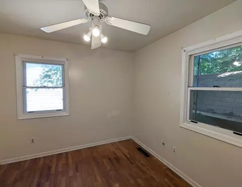 Bedroom - 1392 W Judd, Flint, MI 48507 photo 3 of 4