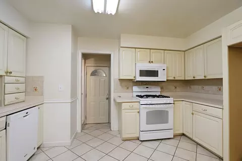 Kitchen - 1392 W Judd, Flint, MI 48507 photo 4 of 5