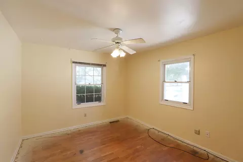 Bedroom - 1392 W Judd, Flint, MI 48507 photo 2 of 4