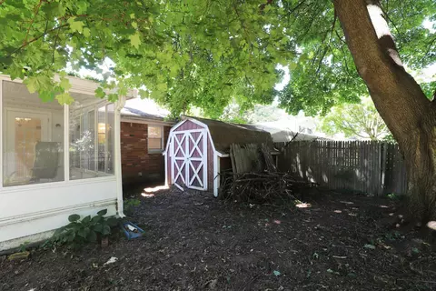 Exterior - 1392 W Judd, Flint, MI 48507 photo 5 of 7