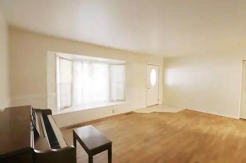 Living - 1392 W Judd, Flint, MI 48507 photo 2 of 3