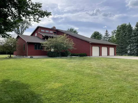 4045 W Maple Woods, Saginaw, MI 48603