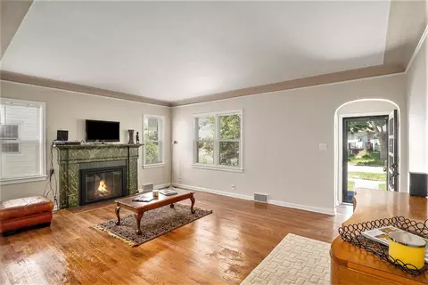 2224 Pierce, Flint, MI 48503 photo 3