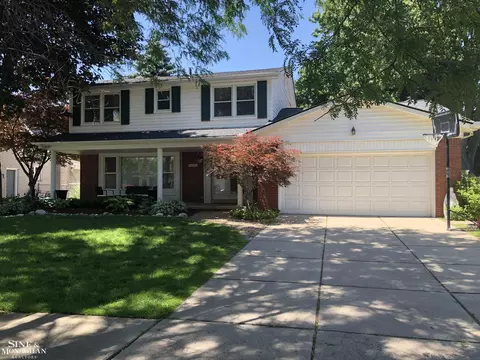19805 Edshire, Grosse Pointe Woods, MI 48236