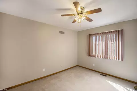 Bedroom - 16059 Violet, Macomb, MI 48042 photo 6 of 7