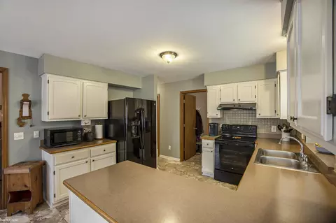 Kitchen - 16059 Violet, Macomb, MI 48042 photo 3 of 3