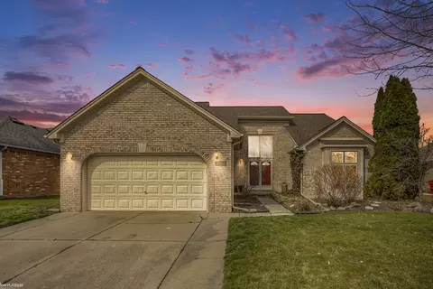 16059 Violet, Macomb, MI 48042