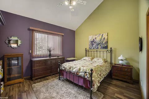 Bedroom - 16059 Violet, Macomb, MI 48042 photo 2 of 7