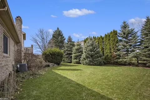 Exterior - 16059 Violet, Macomb, MI 48042 photo 4 of 5