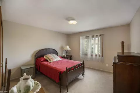Bedroom - 16059 Violet, Macomb, MI 48042 photo 4 of 7