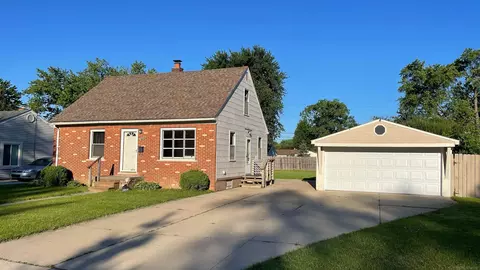 26435 Waldorf, Roseville, MI 48066