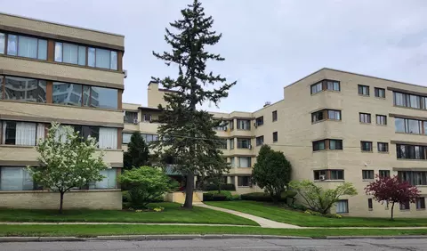 915 E Ct UNIT 98, Flint, MI 48503