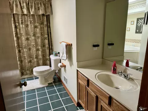 1636 Northridge, Monroe, MI 48162 photo 14