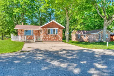 8176 Arrowhead, Manistique, MI 49854