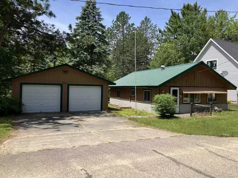 6439 Oak, Gladwin, MI 48624 photo 2