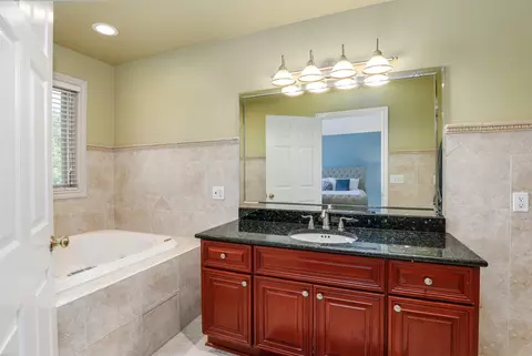 Bath - 48942 Jefferson, Macomb, MI 48044 photo 2 of 4