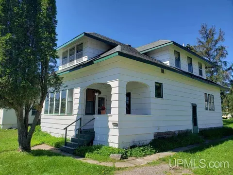 606 Roosevelt, Iron River, MI 49935