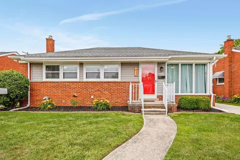 28834 Groveland, Roseville, MI 48066