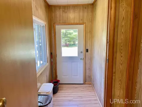 6690 M, Escanaba, MI 49829 photo 17