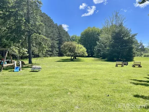 6690 M, Escanaba, MI 49829 photo 26