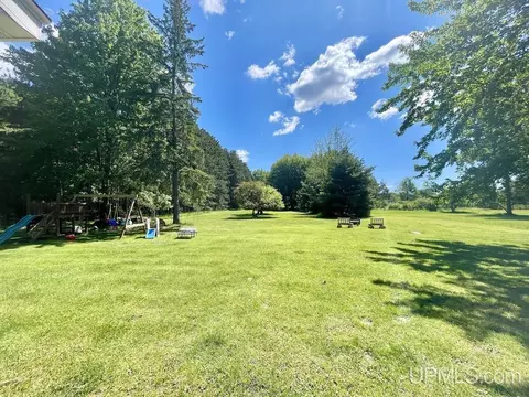 6690 M, Escanaba, MI 49829 photo 27