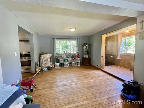 6690 M, Escanaba, MI 49829 photo 8