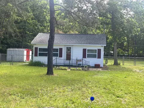 4264 N Oak Flts, Harrison, MI 48625