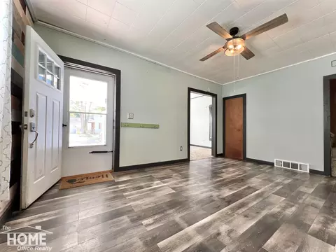 401 Maple, Owosso, MI 48867 photo 2