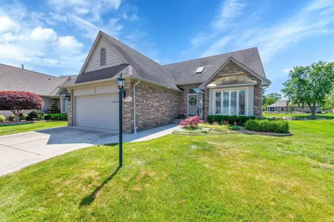 52483 Covecreek, Macomb, MI 48042