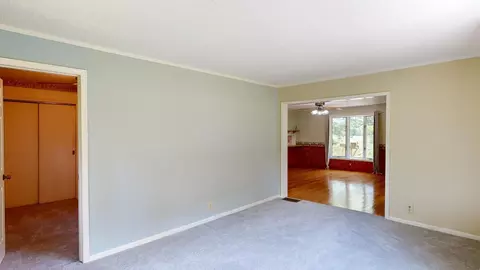 Living - 4161 E Dodge, Clio, MI 48420 photo 4 of 7